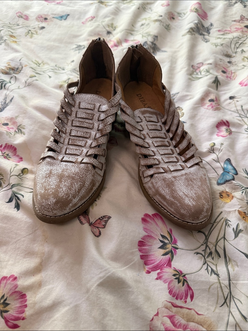 Women's Strappy Heeled ankle Boots in distressed white leather - Cutout Design